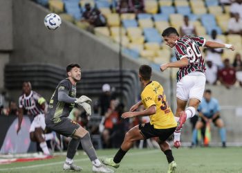 Fluminense vence o lanterna Sport com gol de Everaldo no último lance