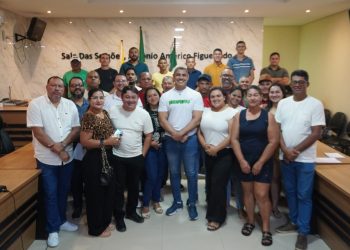Com Câmara lotada, grupo político anuncia filiação ao União Brasil e declara apoio a Ulisses e Rosenir Arcenio em Tarauacá
