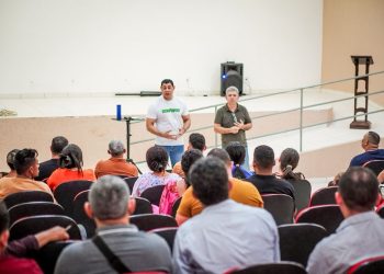 Coronel Ulysses movimenta Tarauacá com agenda religiosa e política