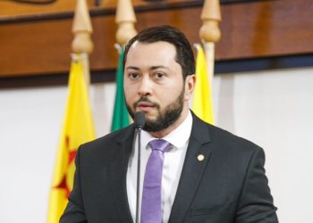 Enquanto o povo sofre, o governo faz festa”, denuncia deputado Emerson Jarude sobre R$ 31 milhões gastos com shows na Expoacre 2025