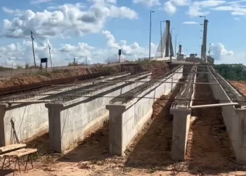 Obra Inacabada e Estrutura Precária: A Provação Diária na Ponte do Rio Tarauacá