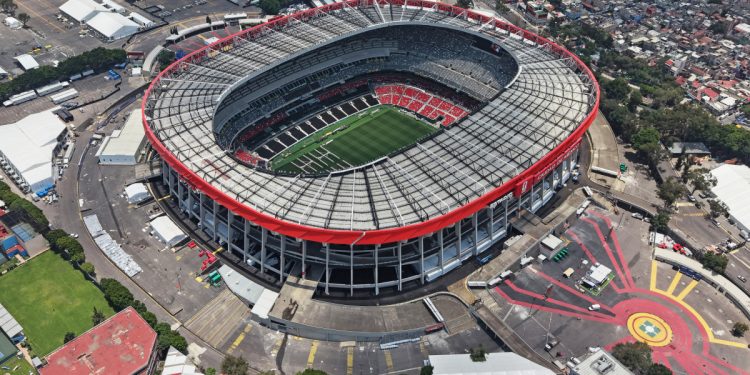 Tempestade vira ameaça para jogo de abertura da Copa do Mundo Tempestade vira ameaça para jogo de abertura da Copa do Mundo