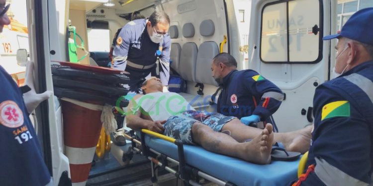 Homem esfaqueia amante da esposa após flagrante em Rio Branco