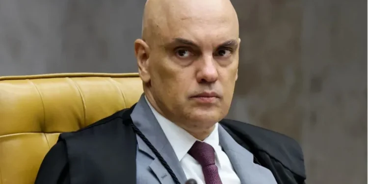 Moraes derruba seguro extra para mototáxi