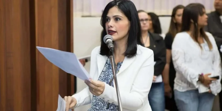 Ex-deputada passa mal e morre após refeição. Infecção por Salmonella é investigada