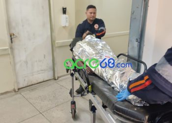 Pescador é socorrido após quase se afogar durante pescaria no Rio Acre, em Porto Acre