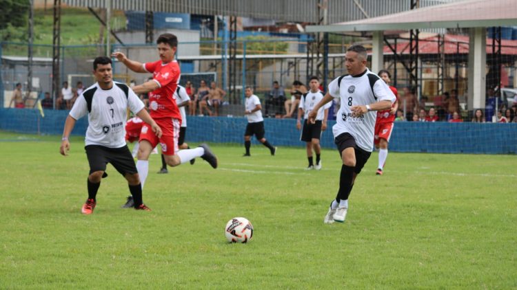 Abertura do Campeonato da Imprensa agita o domingo com golaços e vitória da Conexão Jornalismo