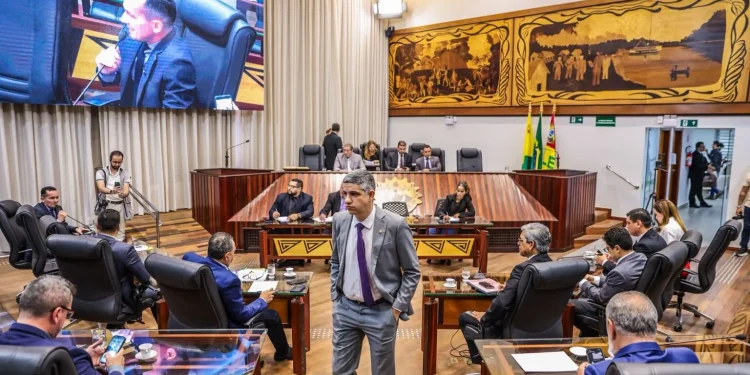 Assembléia legislativa aprova redução da jornada de trabalho de assistentes sociais e psicólogos do Estado
