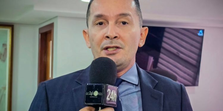 Com dívidas de R$ 100 milhões, Adaílton diz que situação financeira da Sesacre é “muito precária”