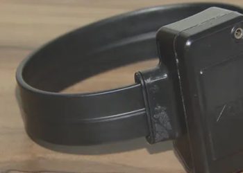 CCJ da Alerj aprova projeto que cria tornozeleira eletrônica rosa para agressores de mulheres