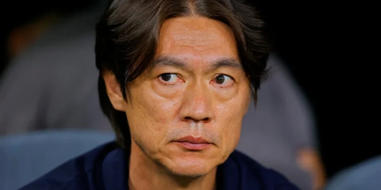 Copa: ex-técnico da Coreia do Sul deixa o país após ameaças de morte