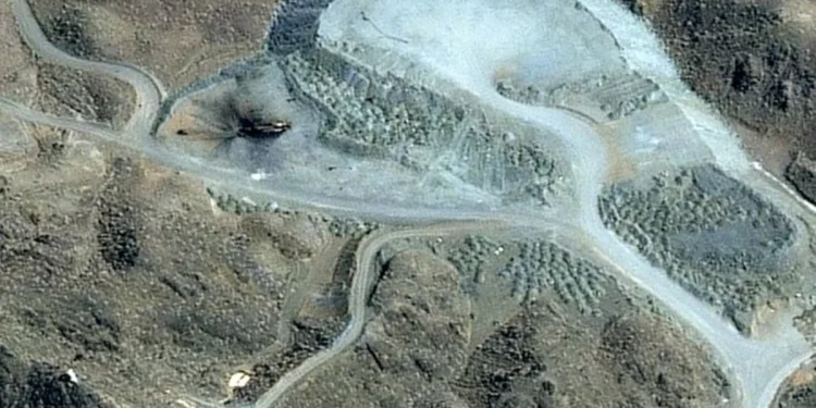Trump ameaça destruir Montanha Pickaxe, possível centro nuclear do Irã