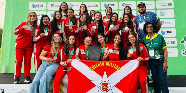 Técnica diz que futebol feminino do Acre superou expectativas com prata histórica nos JEBs Sub-18