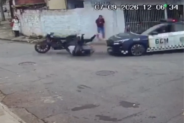 Adolescente morre atingido por viatura da GCM em perseguição a moto roubada. Veja vídeo