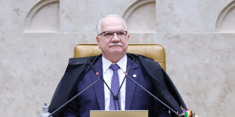 Fachin promete fim do Inquérito das Fake News após crise no STF Fachin promete fim do Inquérito das Fake News após crise no STF