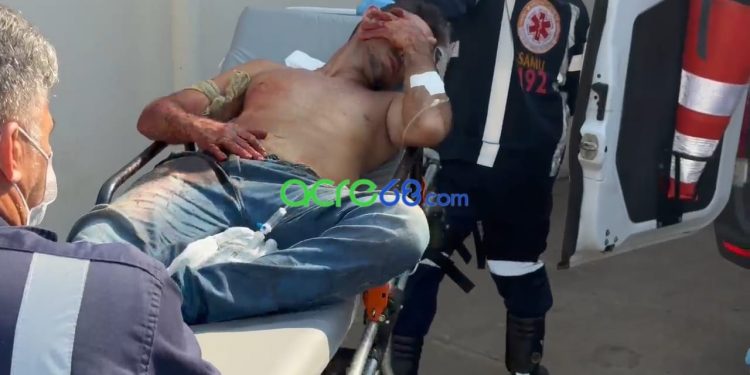 Tentativa de homicídio: Homem é gravemente ferido a facadas após desentendimento no Canal da Maternidade Tentativa de homicídio: Homem é gravemente ferido a facadas após desentendimento no Canal da Maternidade