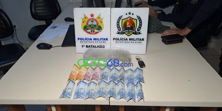 Polícia prende homem com mais de 1 kg de skunk ocultado em veículo no bairro Esperança, em Rio Branco Polícia prende homem com mais de 1 kg de skunk ocultado em veículo no bairro Esperança, em Rio Branco