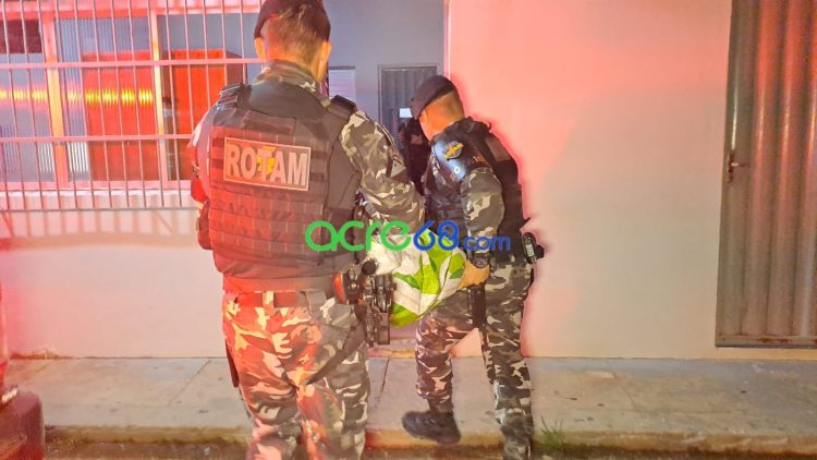 ROTAM desarticula ponto de tráfico e apreende mais de 8 quilos de entorpecentes no bairro Vitória