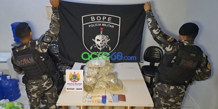 ROTAM desarticula ponto de tráfico e apreende mais de 8 quilos de entorpecentes no bairro Vitória