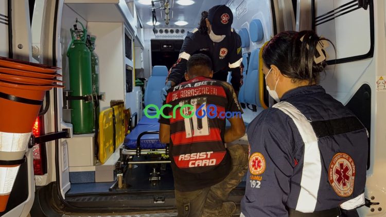 Desvio de buraco resulta em batida frontal entre motos e deixa quatro feridos no Ramal do Mutum