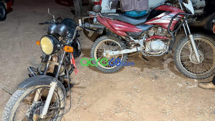 Desvio de buraco resulta em batida frontal entre motos e deixa quatro feridos no Ramal do Mutum