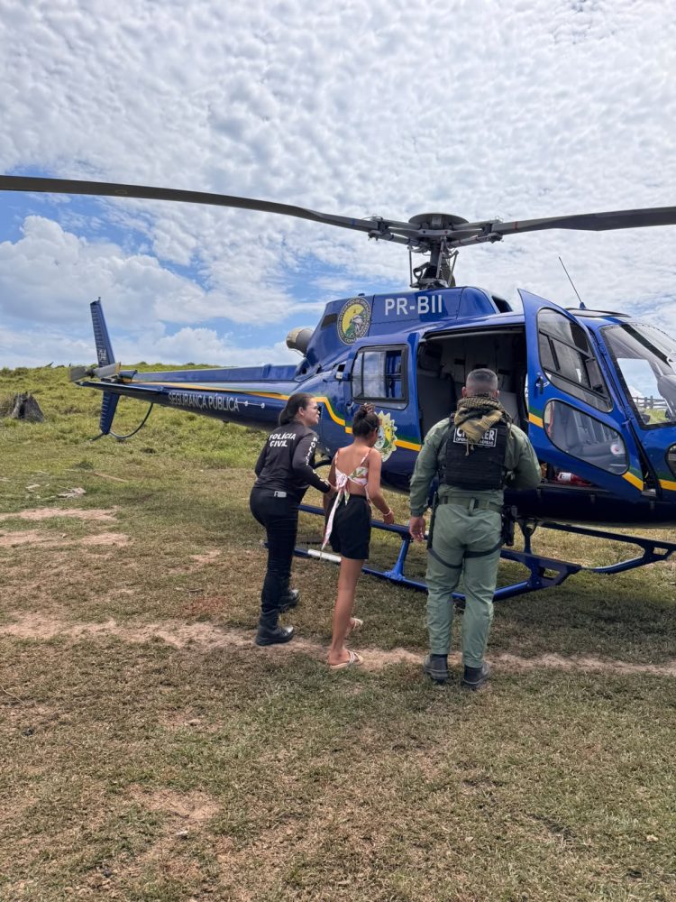 Polícia Civil e Ciopaer resgatam criança de 11 anos que se escondia em mata após suposta perseguição do pai em Tarauacá