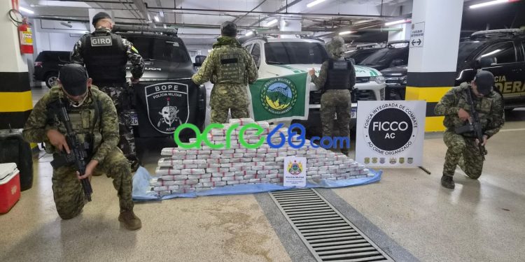 Apreensão no Rio Acre: BOPE e Patrulhamento Ambiental interceptam 100 kg de skank em barco