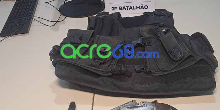 Força Tática Localiza e Apreende Arsenal, Colete Balístico e Munições em Oficina na Cidade do Povo