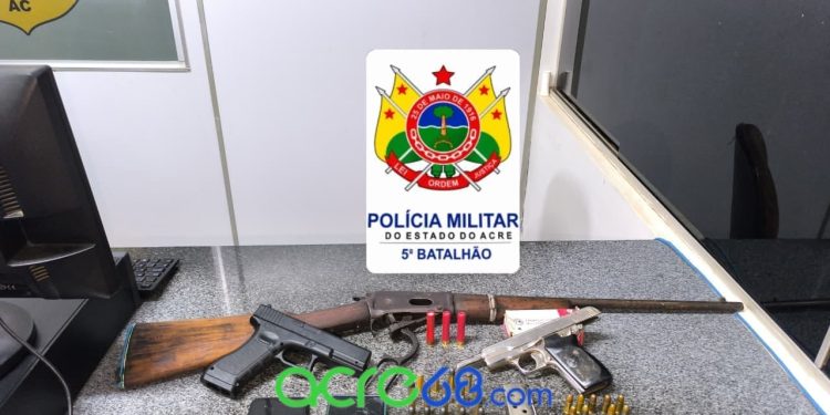 Epitaciolândia: Operação da PM resulta em prisões, apreensão de armas e dezenas de munições após cerco no bairro José Hassem