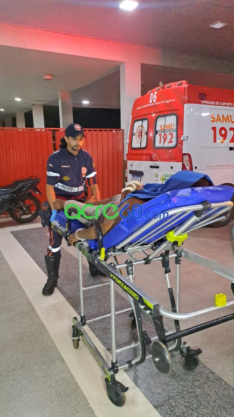 Marido agride esposa, é esfaqueado em legítima defesa e preso em Rio Branco; suspeito passa mal na delegacia e mobiliza Samu