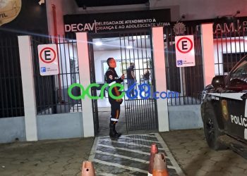 Marido agride esposa, é esfaqueado em legítima defesa e preso em Rio Branco; suspeito passa mal na delegacia e mobiliza Samu