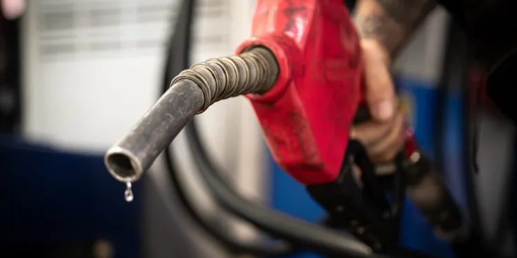 Diesel chega a R$ 7,13 e atinge maior preço no Brasil desde maio, diz ANP