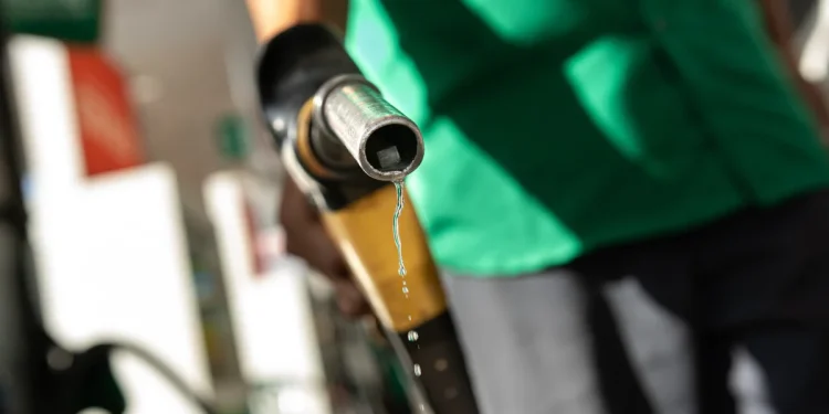 Governo regulamenta subvenção de R$ 2,20 por litro de diesel