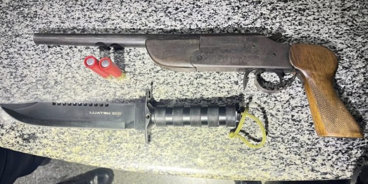 Homem é baleado no abdômen após discussão familiar Homem é baleado no abdômen após discussão familiar
