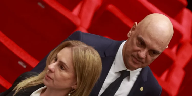 Moraes é sorteado relator de ação que envolve a esposa, Vorcaro e Lulinha