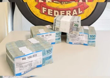 PF apreende R$ 500 mil em espécie com candidato