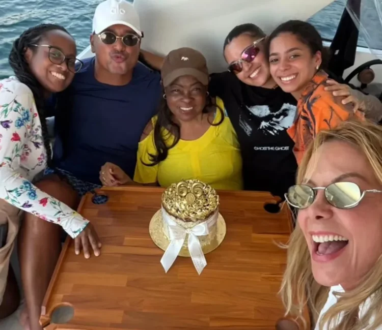 Foto: filha de Carla Perez, Camilly Victória assume namoro com americana
