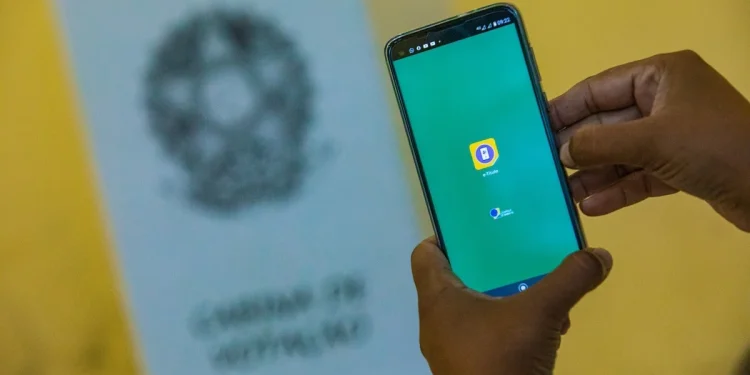 Eleitor tem até sábado antes das eleições para baixar e acessar e-Título