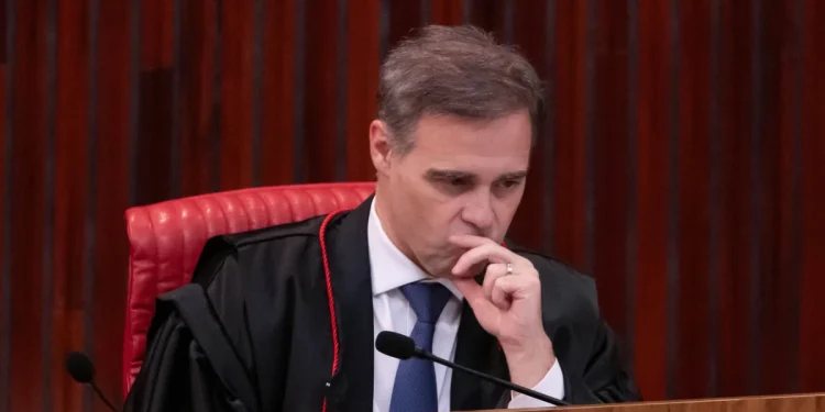Mendonça vota por proibição de posts sobre Nossa Senhora: “Não é censura” Mendonça vota por proibição de posts sobre Nossa Senhora: “Não é censura”