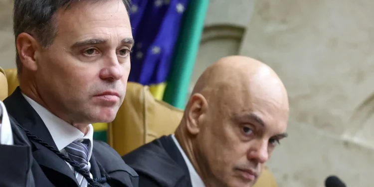 Celular de Vorcaro vira disputa no STF às vésperas de sessão sobre Moraes