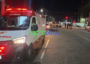 Colisão entre moto e pedestre deixa jovem ferido na área central de Rio Branco