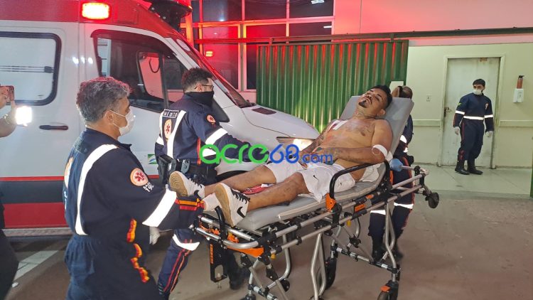 Marido é baleado nas costas ao flagrar esposa com outro homem na capital acreana