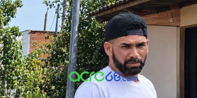 Homem de 42 anos é assassinado a pauladas e golpes de arma branca no interior do Acre Homem de 42 anos é assassinado a pauladas e golpes de arma branca no interior do Acre