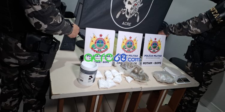 Operação conjunta da ROTAM e do CHOQUE resulta em prisão por tráfico e apreensão de entorpecentes no Portal da Amazônia Operação conjunta da ROTAM e do CHOQUE resulta em prisão por tráfico e apreensão de entorpecentes no Portal da Amazônia