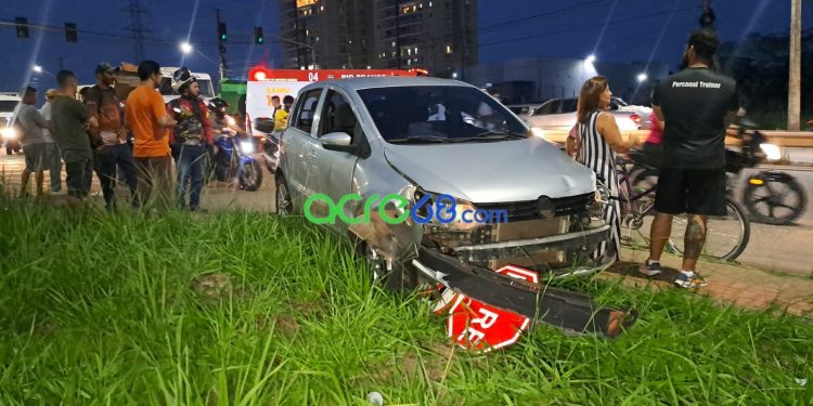 Colisão em frente à sede da PF deixa ciclista com fratura exposta na Via Verde Colisão em frente à sede da PF deixa ciclista com fratura exposta na Via Verde