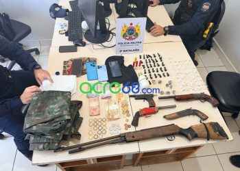 Cinco armas de fogo, entorpecentes e valores em espécie são apreendidos pela Polícia Militar em Rio Branco