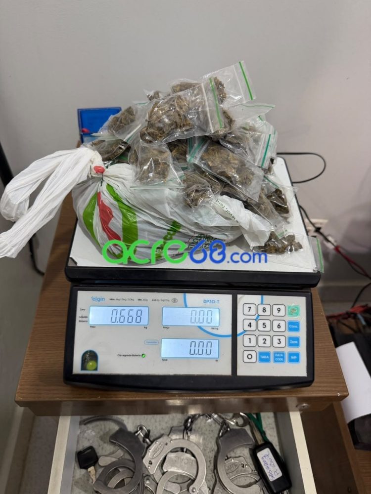 BOPE apreende quase 12 kg de droga ocultos em botijão no bairro Wanderley Dantas