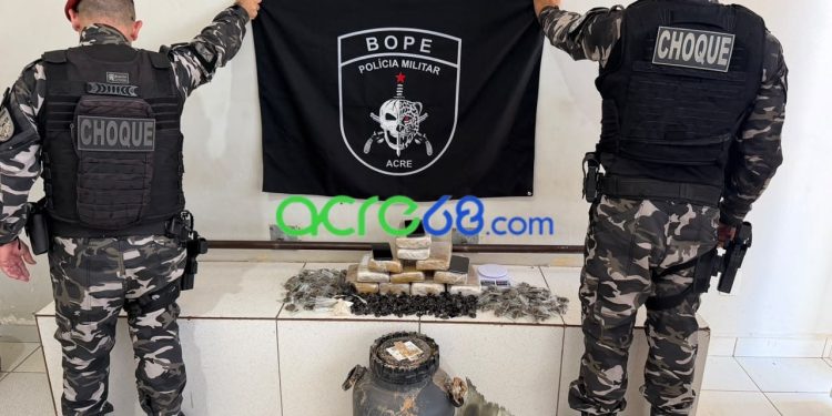 BOPE apreende quase 12 kg de droga ocultos em botijão no bairro Wanderley Dantas