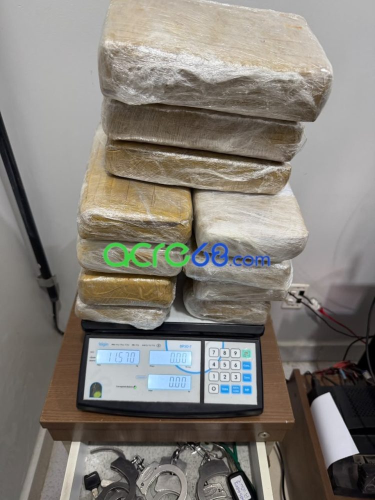 BOPE apreende quase 12 kg de droga ocultos em botijão no bairro Wanderley Dantas