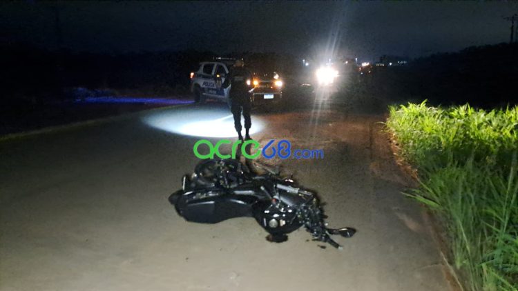 Tragédia na BR-364: homem de 31 anos perde a vida em colisão frontal entre moto e caminhão em Rio Branco